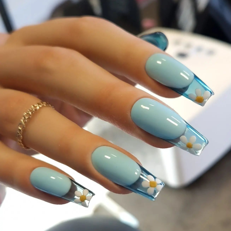 23 Trending Holiday Acrylic Nails for a Stylish Summer 2024 Look