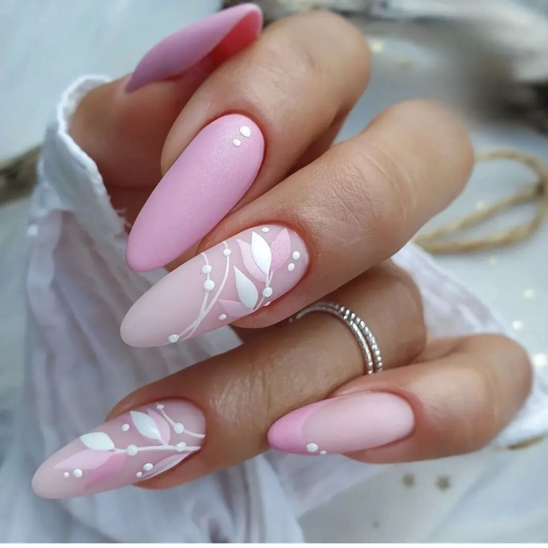 20 Hermosas Ideas De Diseños De Uñas Almendradas Elegantes - DECORAMANO