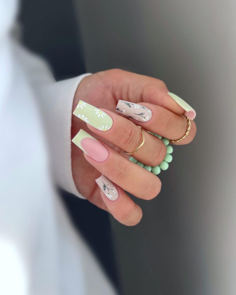 Vacation Nails 2024 Relax With New Styles And Designs Divagaze Com   9 3 768x960 