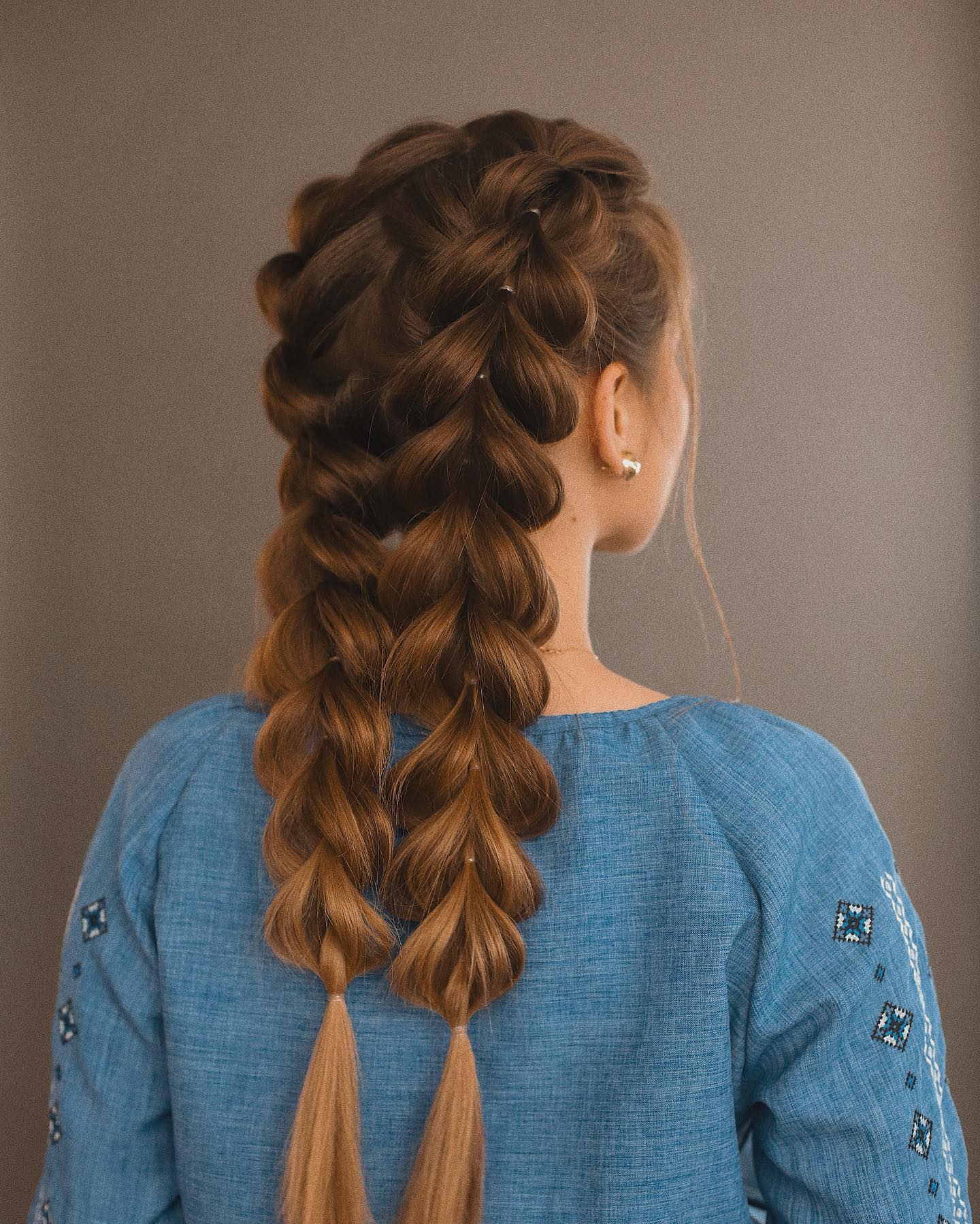 Elegant March Hairstyles 2024: Braids, Waves, and Updos Inspiration