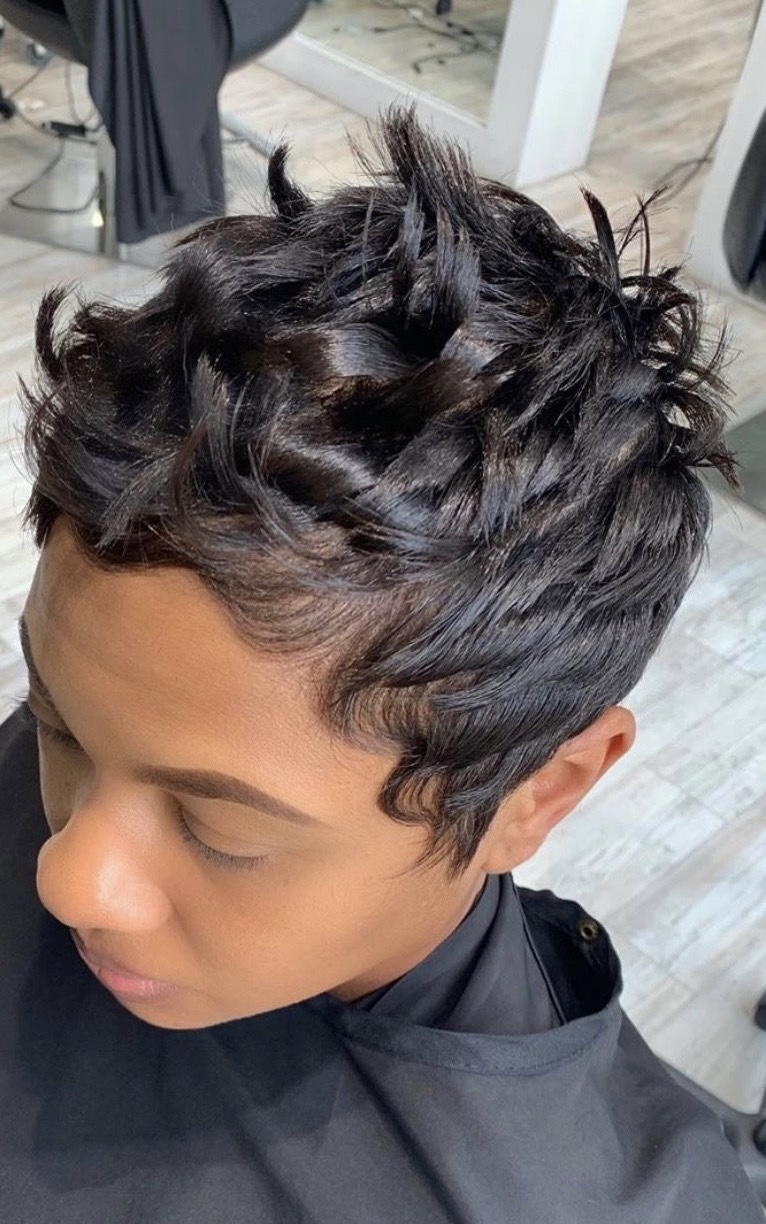 30 Trendy Short Haircuts 2024 for Black Women - Embrace Your Natural