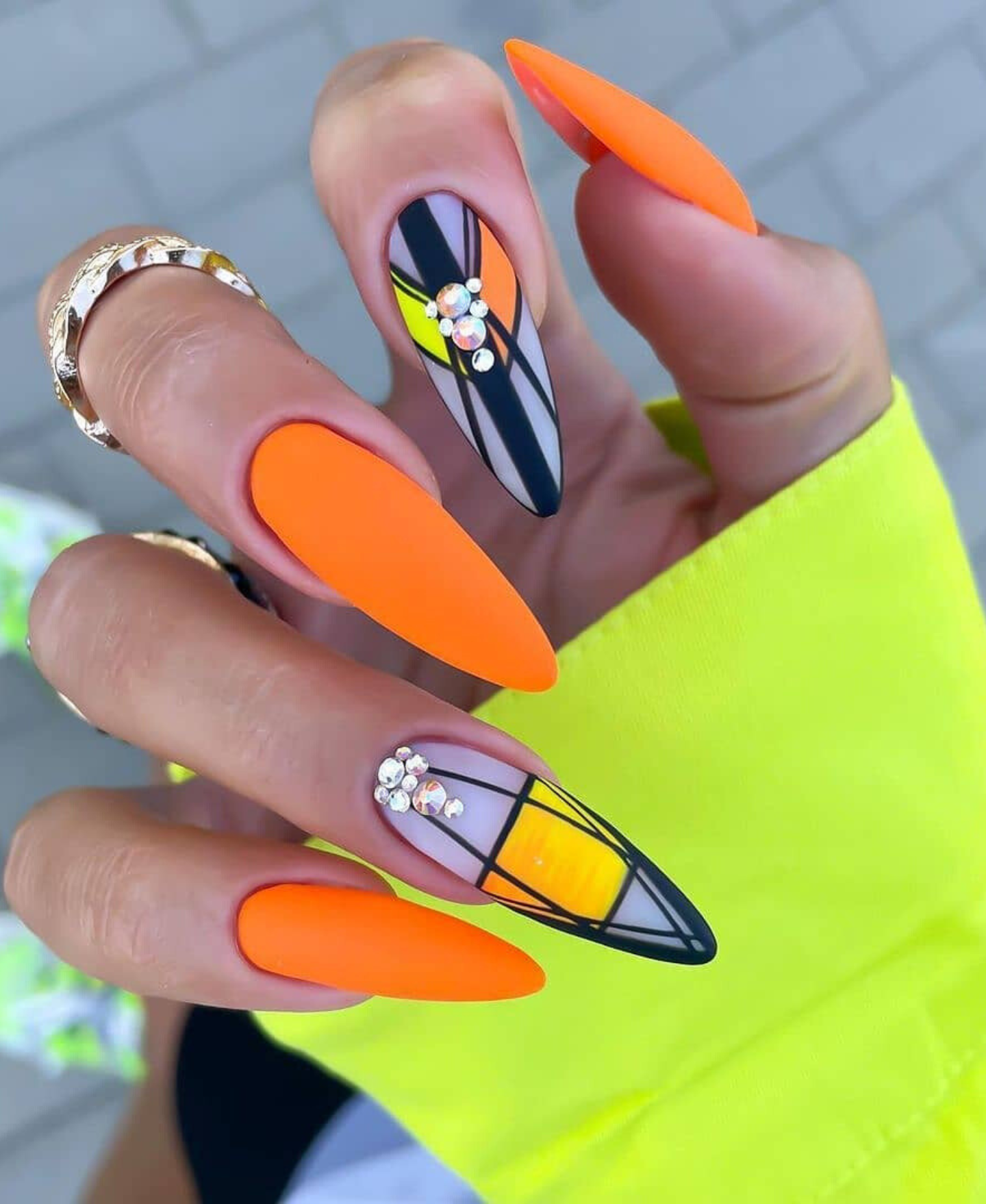 Embrace Vibrance 28 Neon Summer Nails 2024 for Trendsetting Style