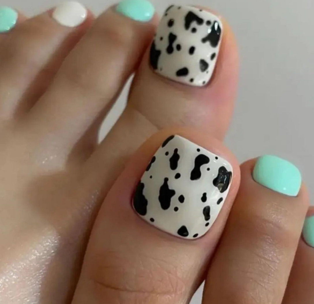 Top 30 Summer Pedicure 2024 Trends for Stunning Toes - divagaze.com