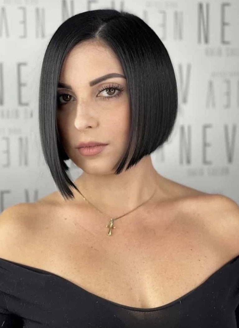 35 Trendsetting Short Bob Haircuts for a Chic 2024 Look - divagaze.com