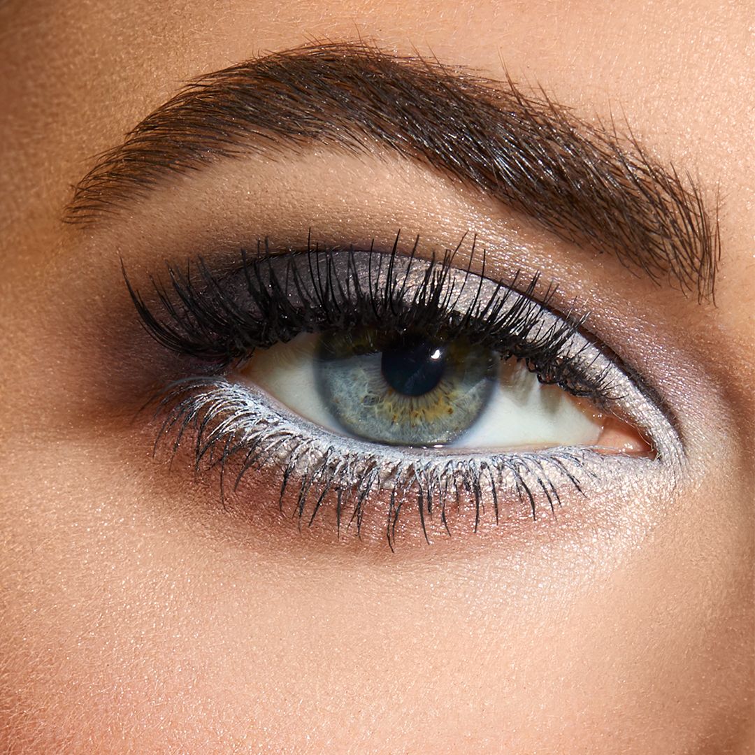 27 White Eyeshadow Looks That Transform Your Style in 2024 | Ultimate ...