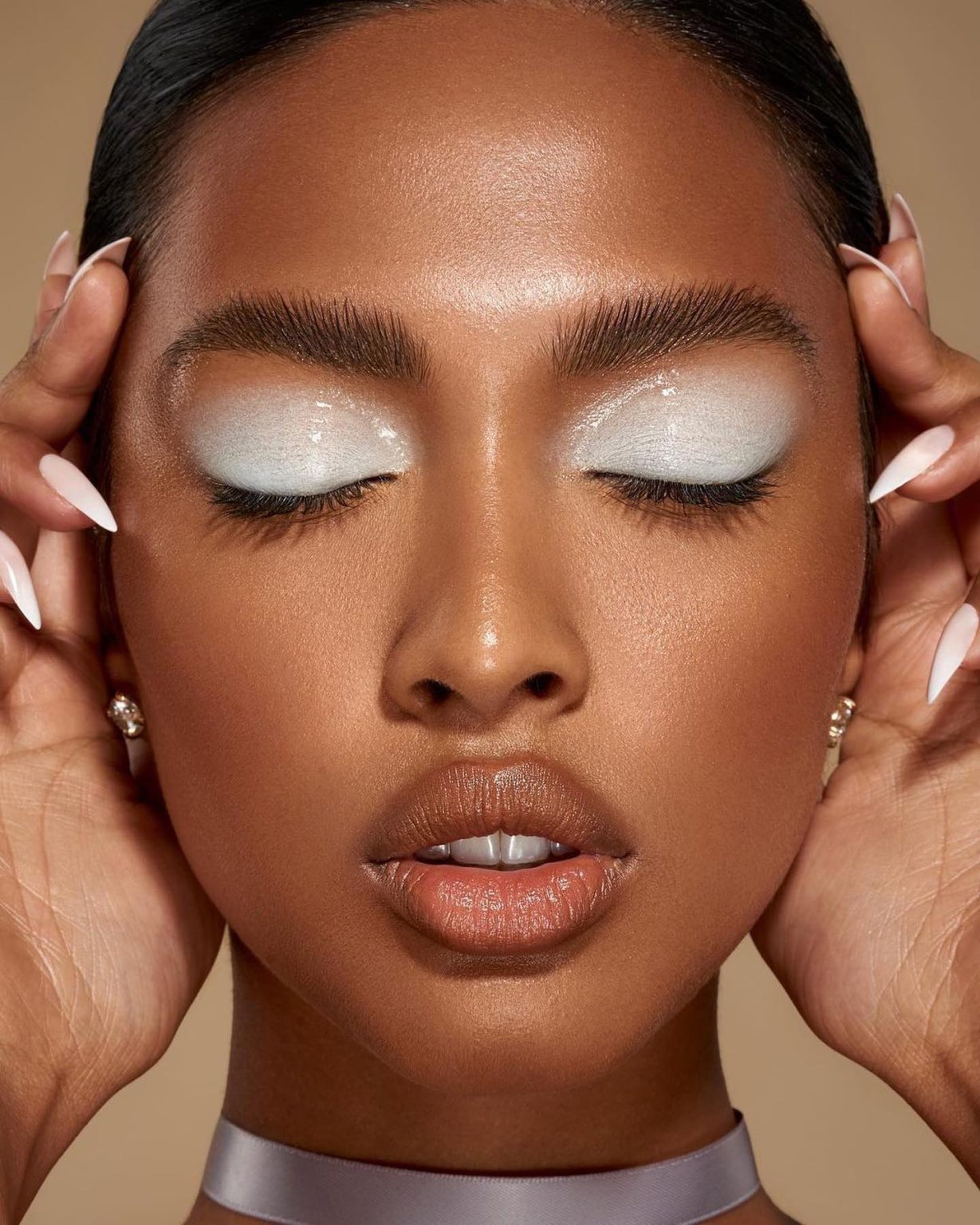 27 White Eyeshadow Looks That Transform Your Style in 2024 | Ultimate ...