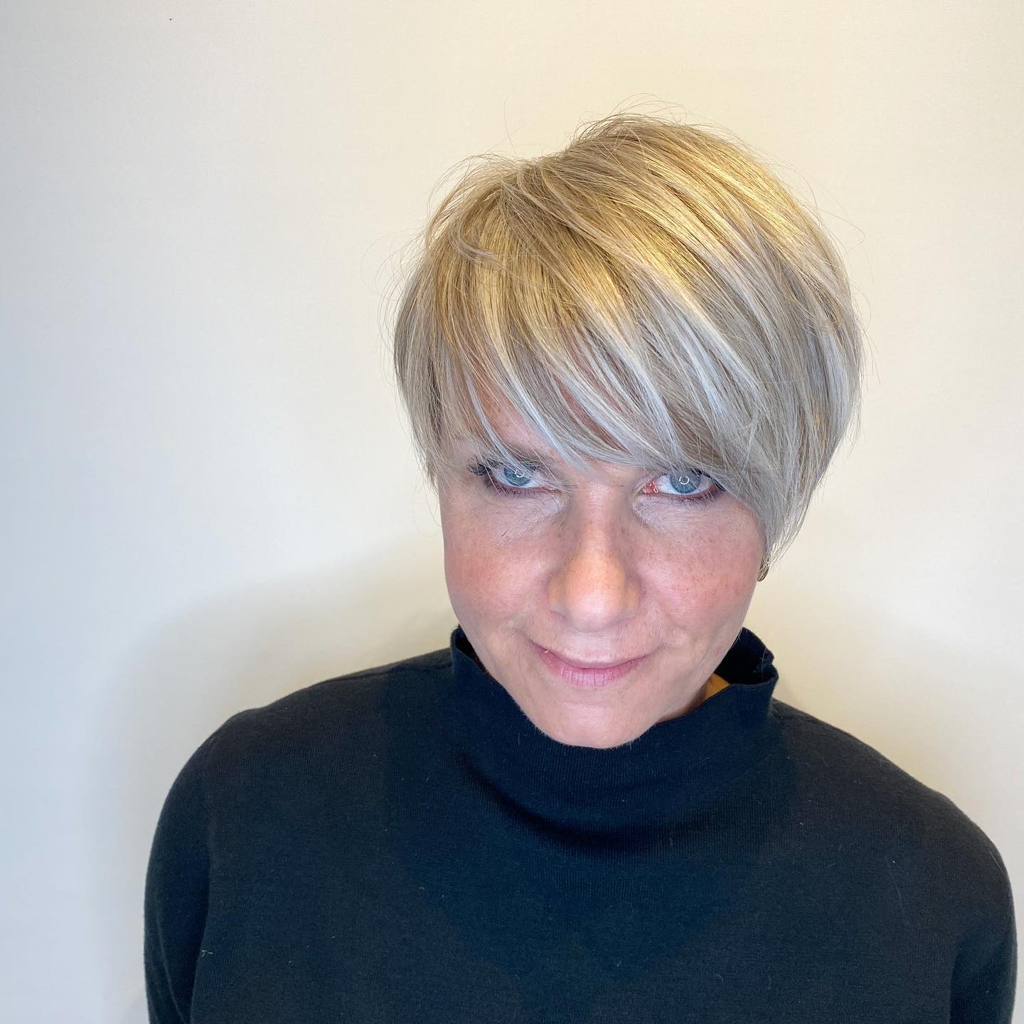 Top 34 Short Hairstyles for Women Over 50: 2024 Edition - divagaze.com