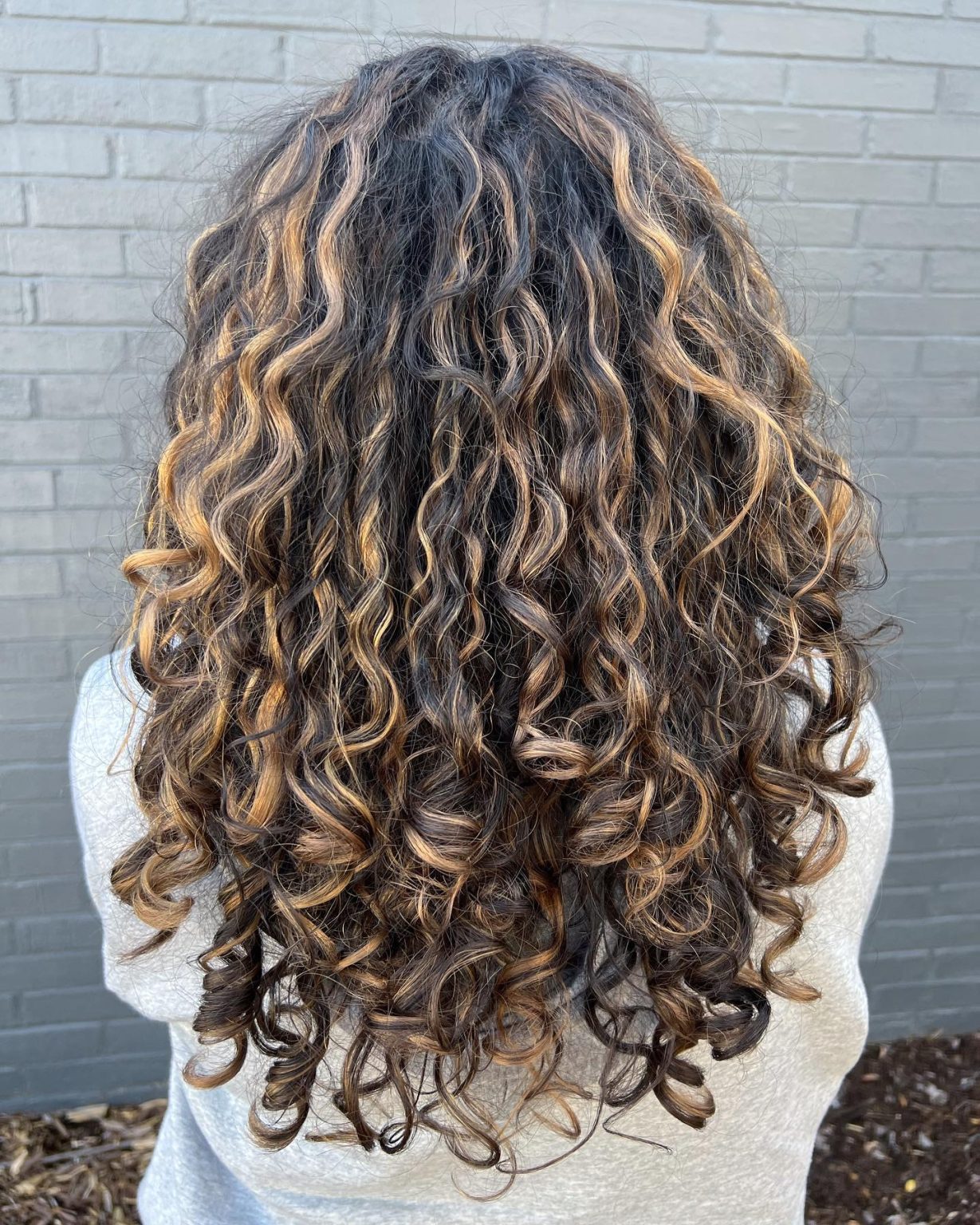 Top 34 Layered Curly Haircuts of 2024: Embrace Your Curls! - divagaze.com