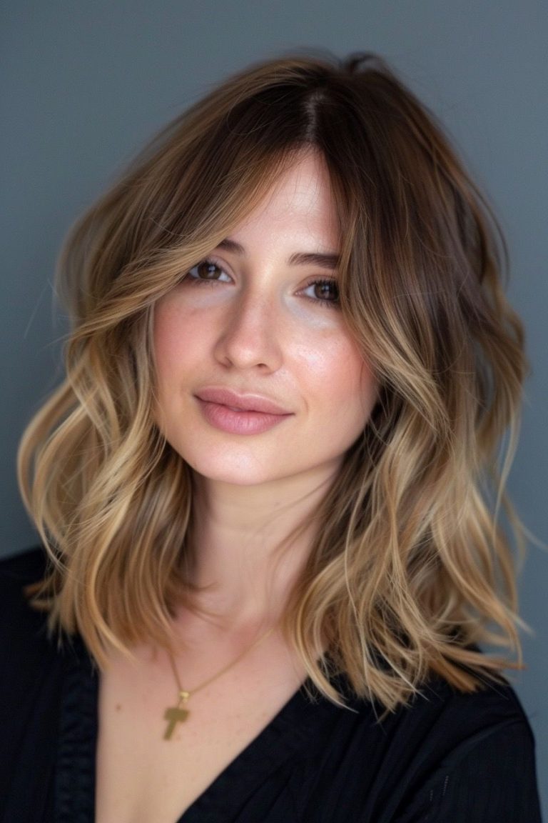 Top 25 Medium Haircuts for Summer 2024 - divagaze.com