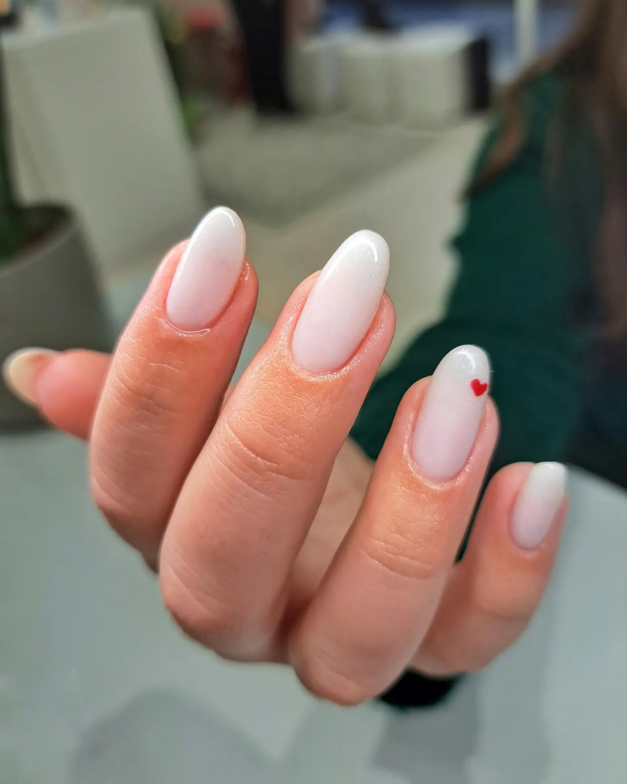 30 Oval Nails Ideas Trendy Cute And Perfect Designs For Every Season 3 15 1229x1536