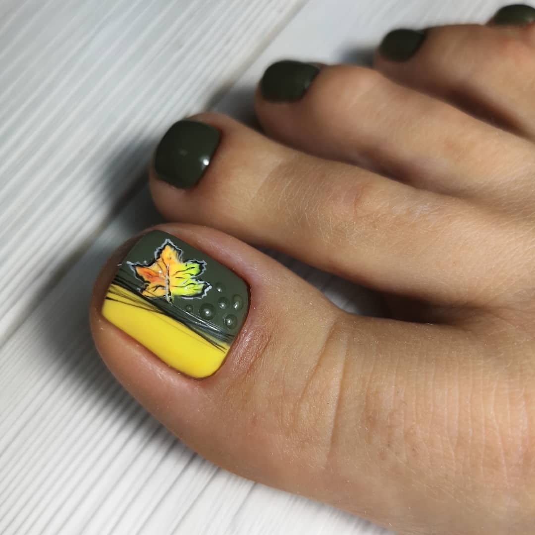 30 Stunning Fall Pedicure Ideas to Keep Your Toenails on Trend ...