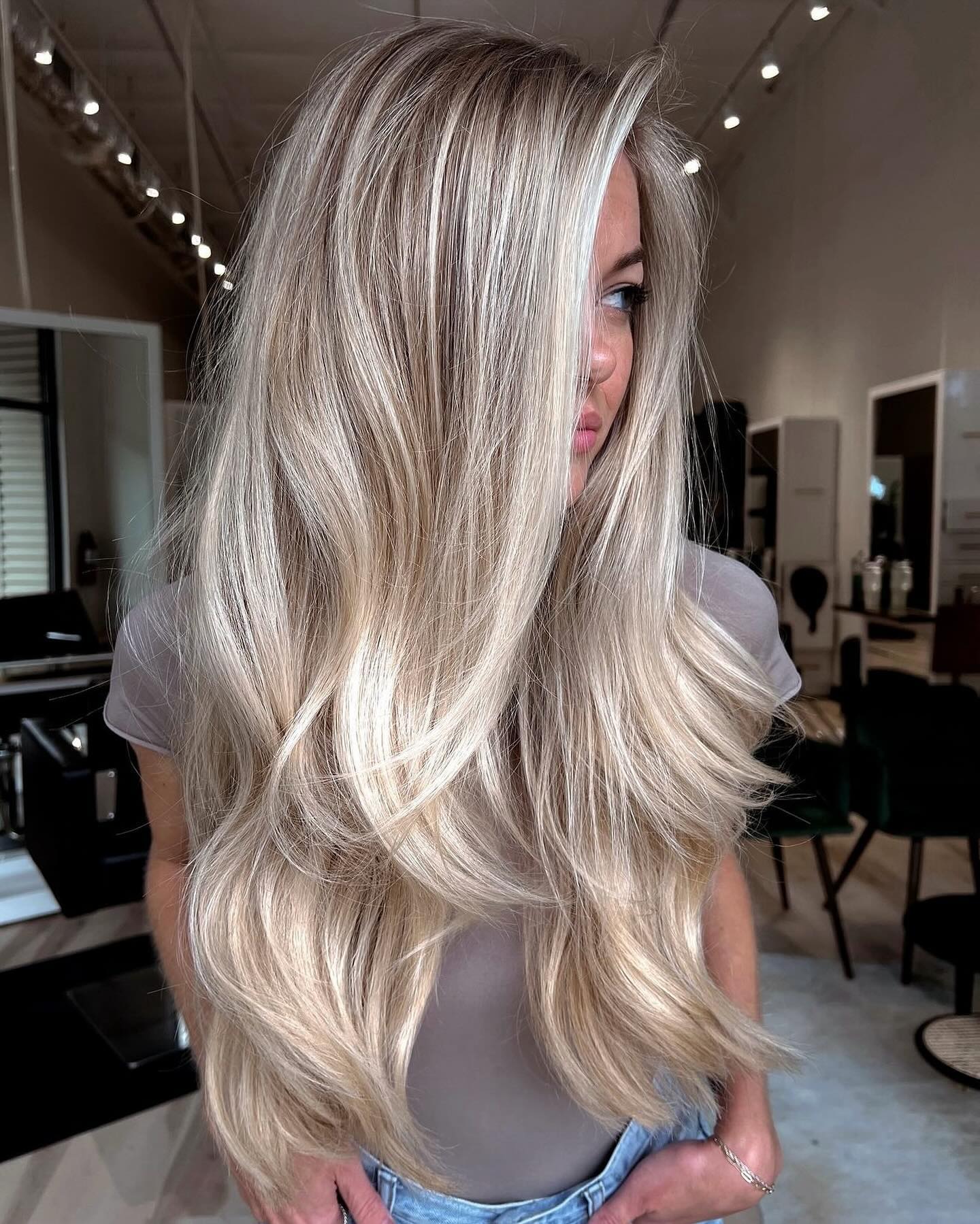 29 Winter Blonde Hair: Inspiring Ideas for the Cold Season - divagaze.com