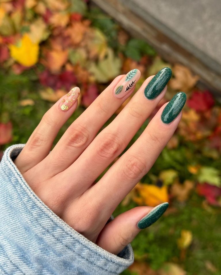 23 Nail Designs with a Fall Leaf Theme That Will Elevate Your Autumn ...