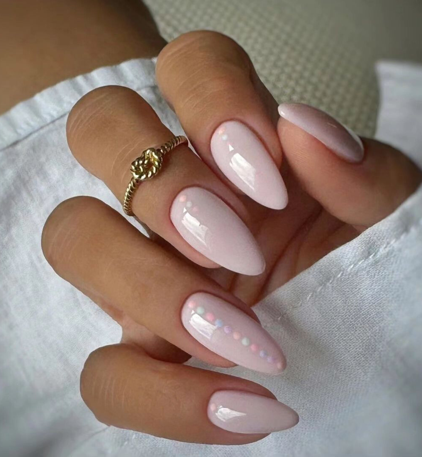 24 Simple Winter Nails Designs: Cute, Short, Acrylic, and Almond Ideas ...