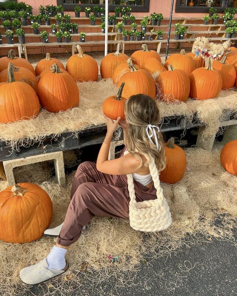 30 Fall Festival Outfit Ideas for Women - divagaze.com