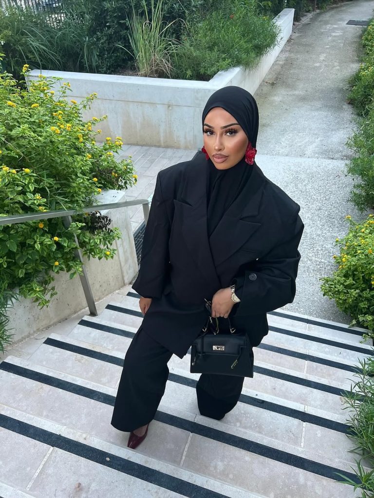 25 Black Blazer Outfits 2026 – Chic Casual and Classy Looks - divagaze.com