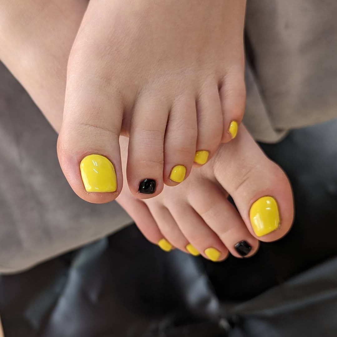Pedicure Gold Spring Color 27 Spring Toe Nails 2026 – Fresh Pedicure Designs & Color Ideas ...