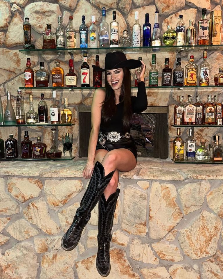 26 Rodeo Outfits 2026 That Will Make You Look Like a Stylish Cowgirl at ...