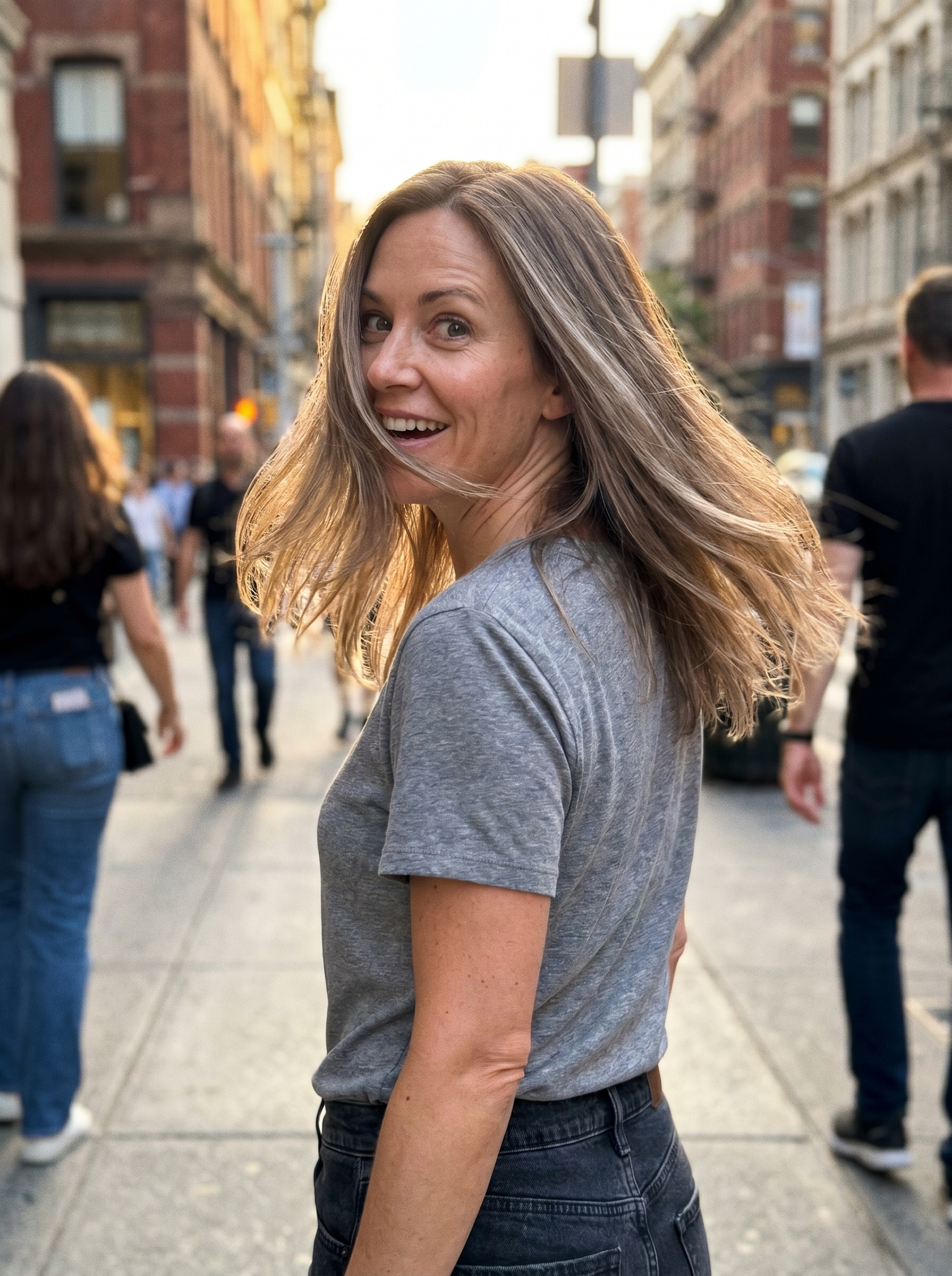 A sophisticated cool taupe balayage, a natural soft summer hair color 2026. Features taupe, ash brown, and mushroom tones, perfect for everyday, work, and natural elegance, a true quiet luxury.