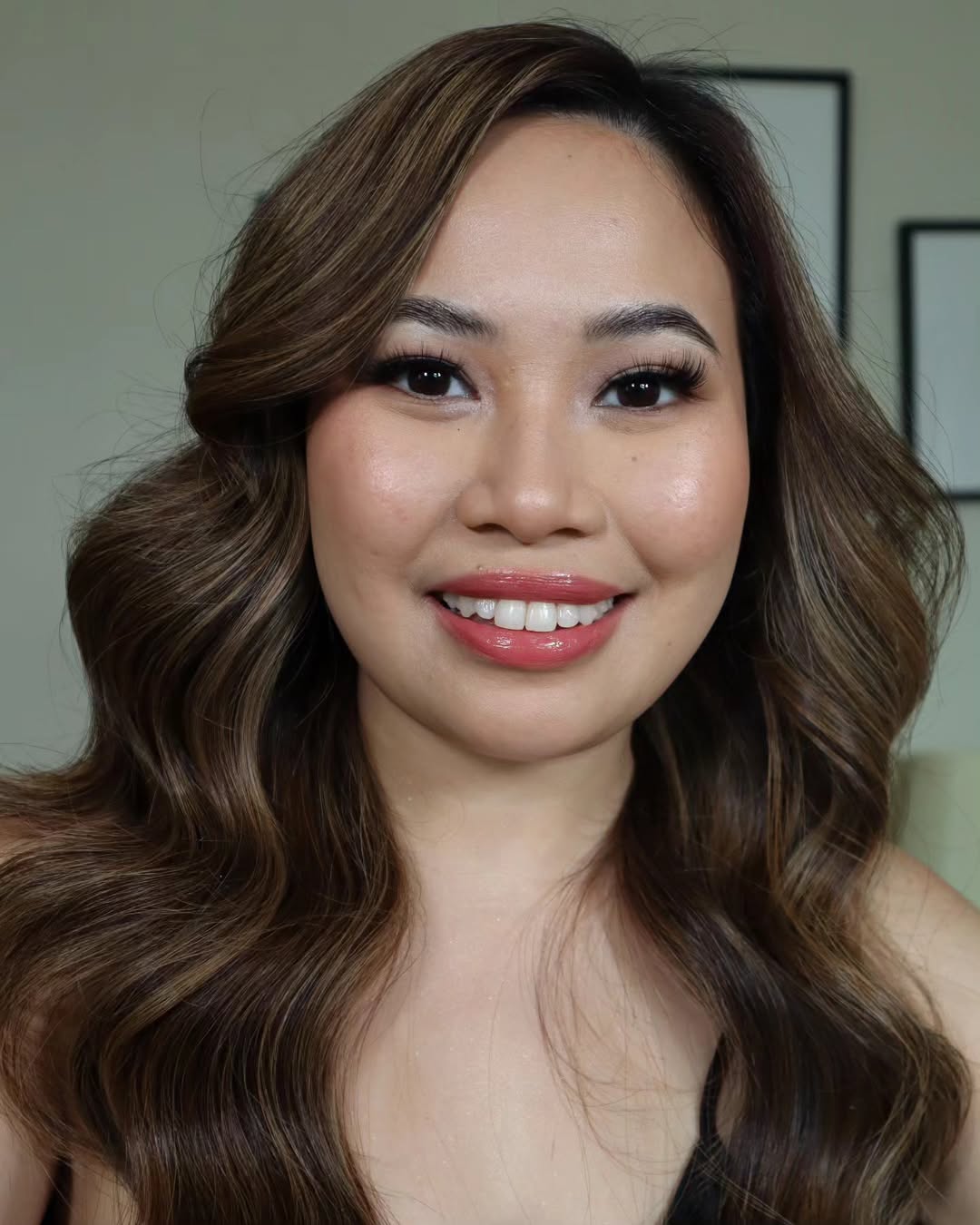 Glamorous Hollywood Waves with Micro-Highlights