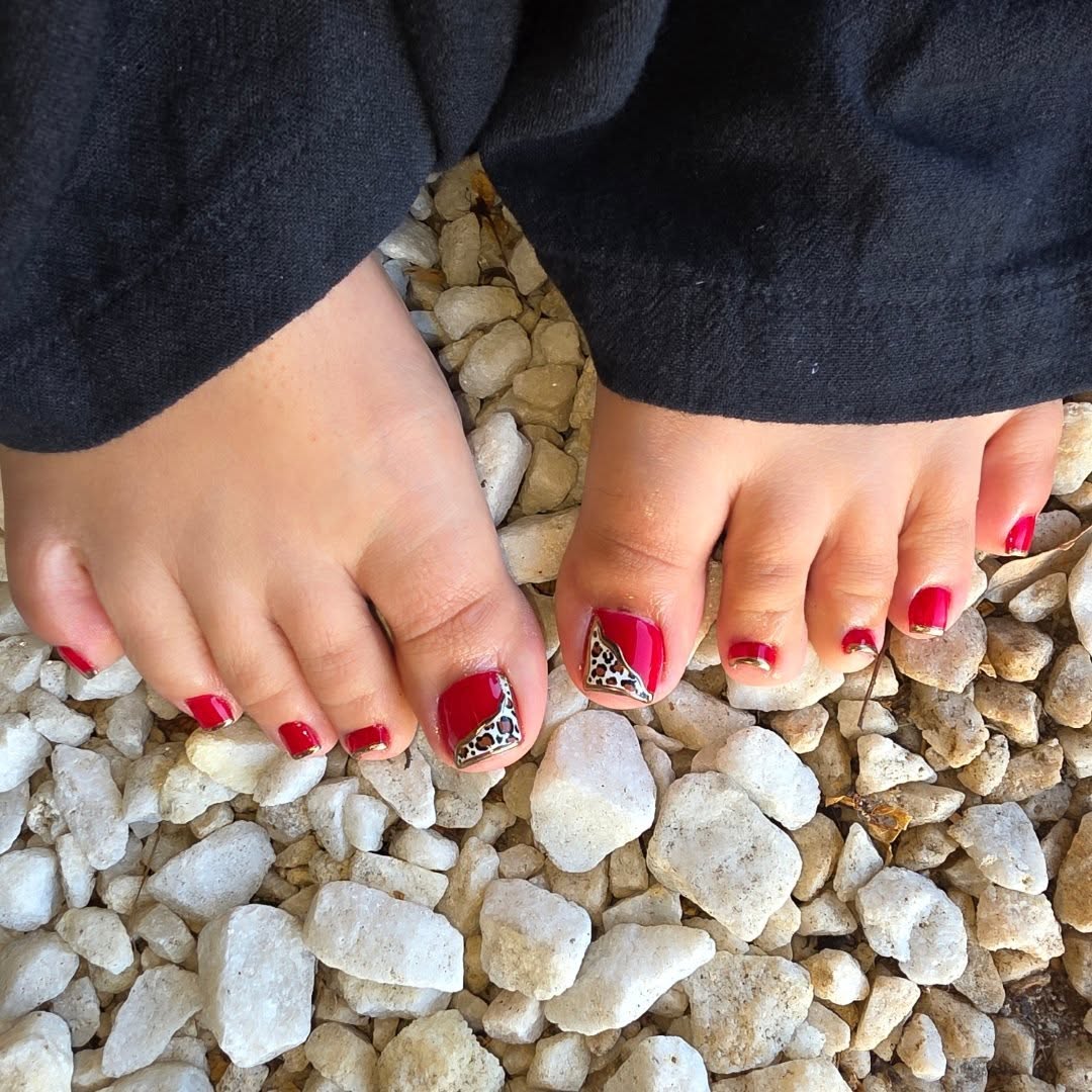 Crimson Red Leopard Print Pedicure with Gold Accents