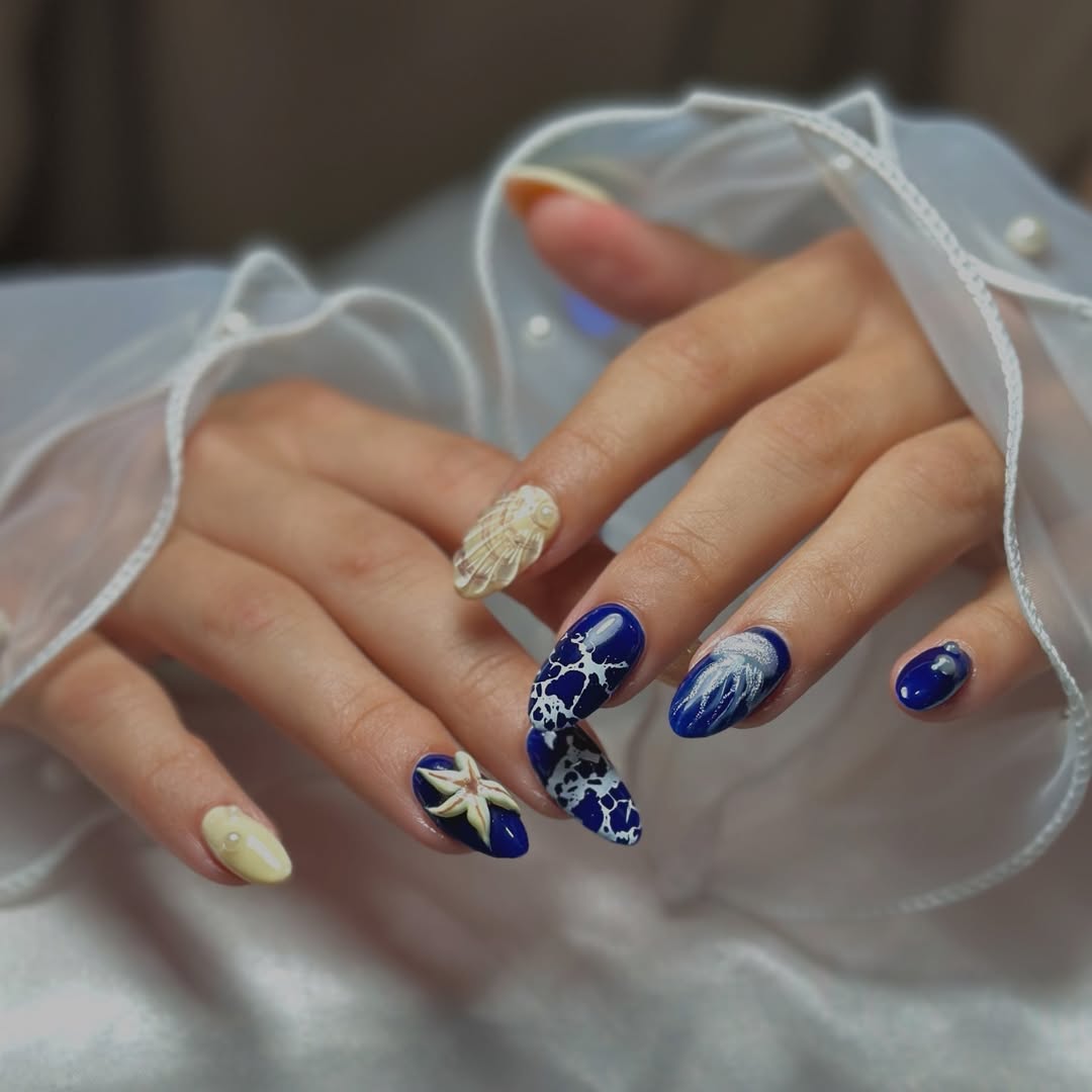Deep Sea Blue and Shell 3D Ocean Nails