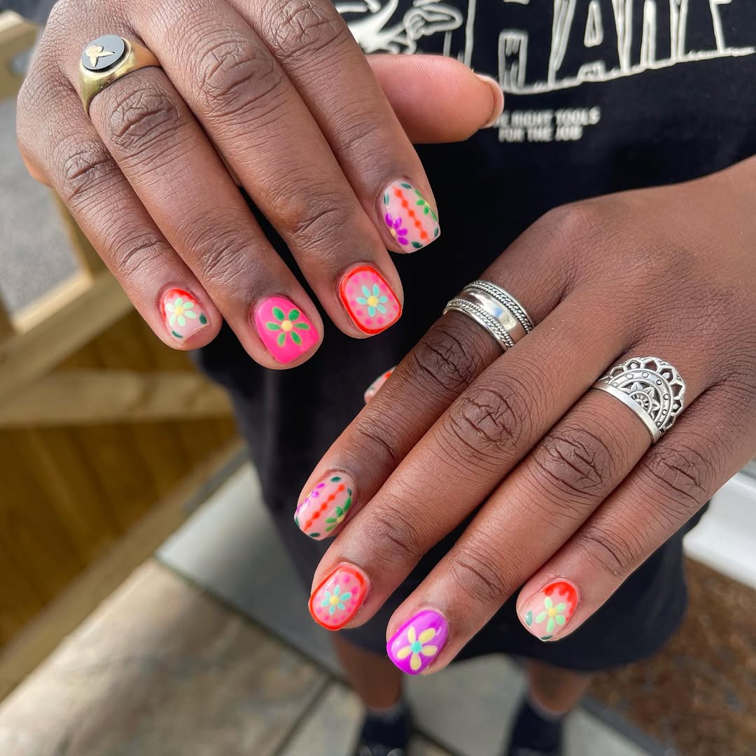 Funky Floral Swirls Short Square Nails