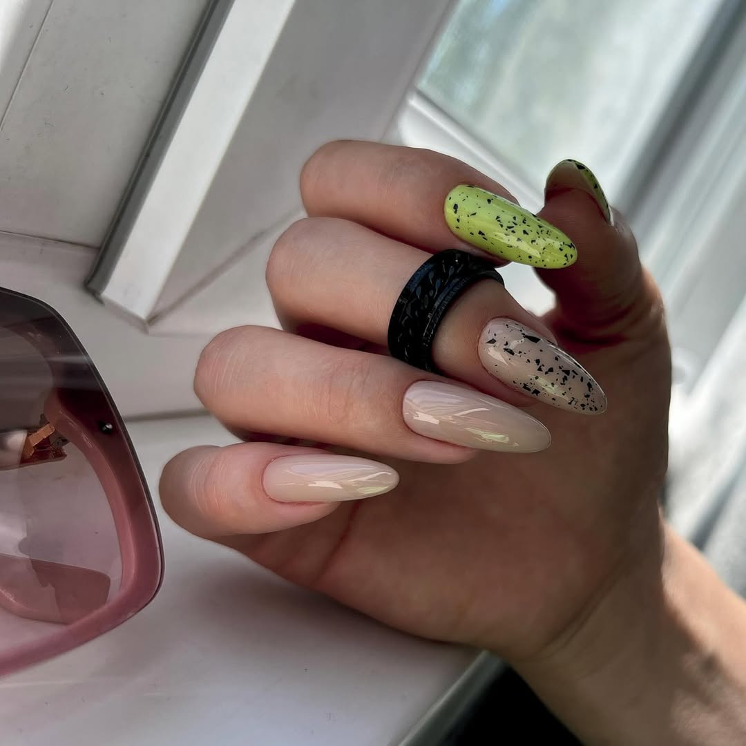 Glossy Almond Summer Speckle Accent Nails