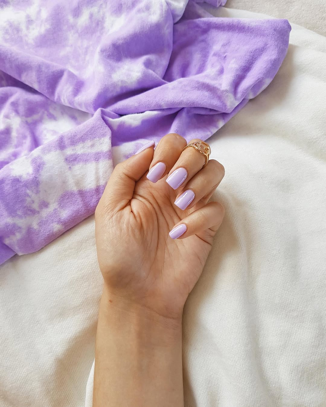 Glossy Lavender Short Squared Nails