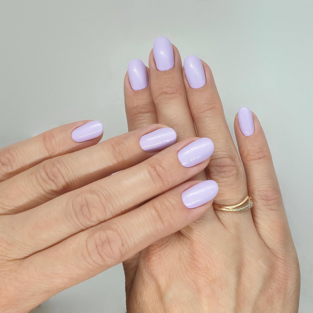 Glossy Lavender Solid Round Nails