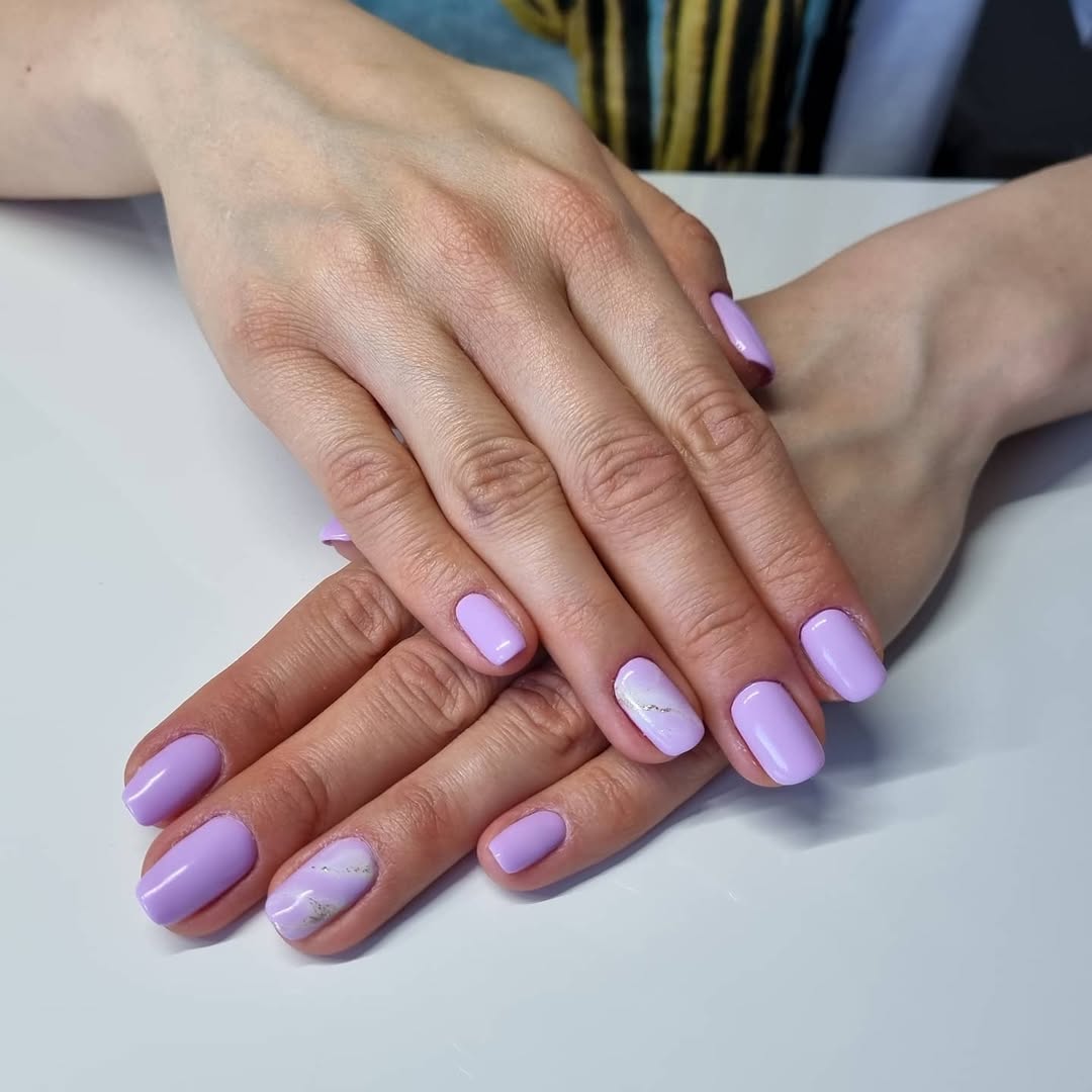 Glossy Lilac Marble Accent Short Squoval Nails