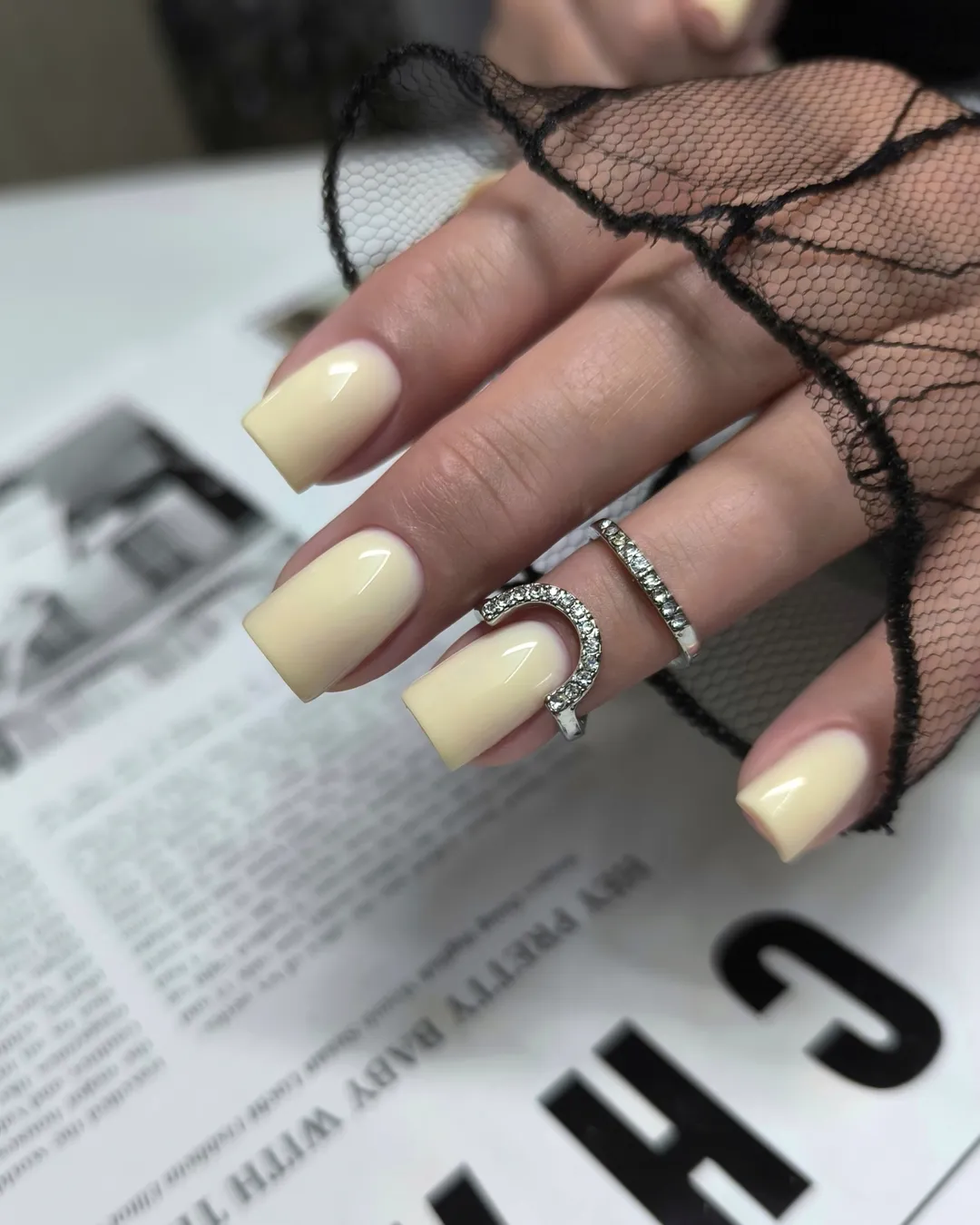 Glossy Pale Yellow Square Short Nails