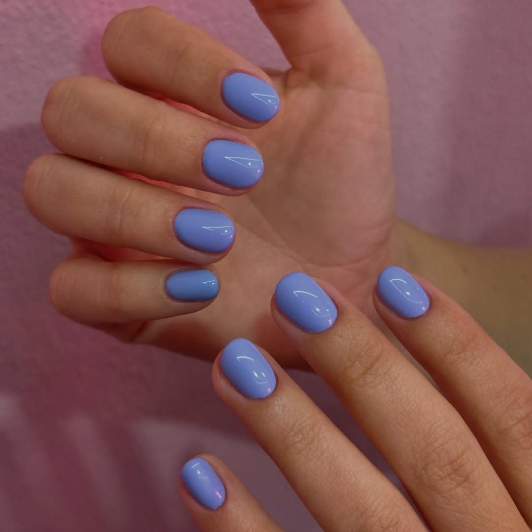 Glossy Periwinkle Short Gel Round Nails