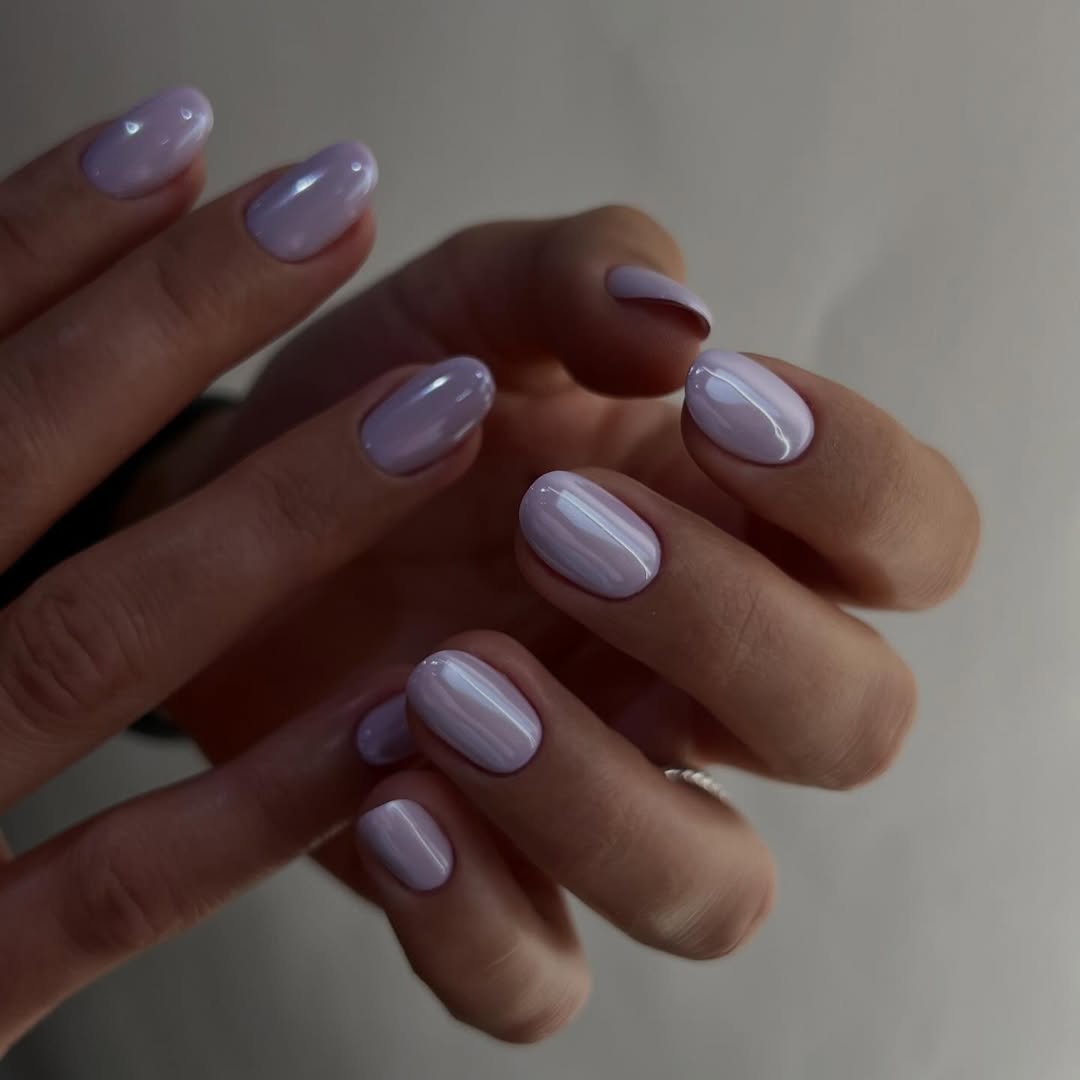 Iridescent Lilac Short Oval Shimmer Nails