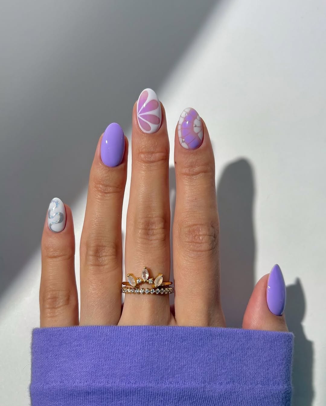 Lavender Floral White Wavy Swirl Oval Nails
