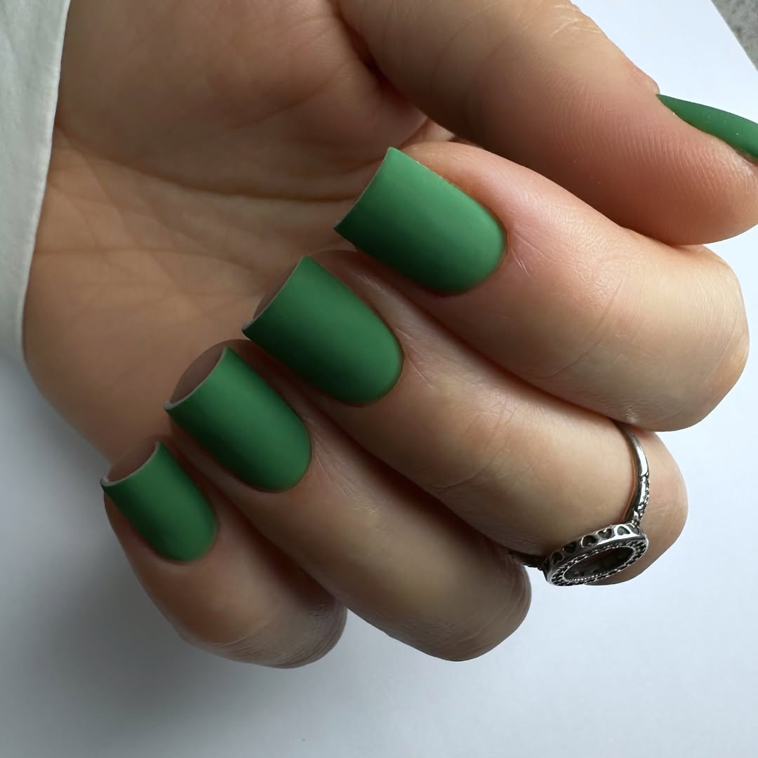 Matte Forest Green Short Square Nails