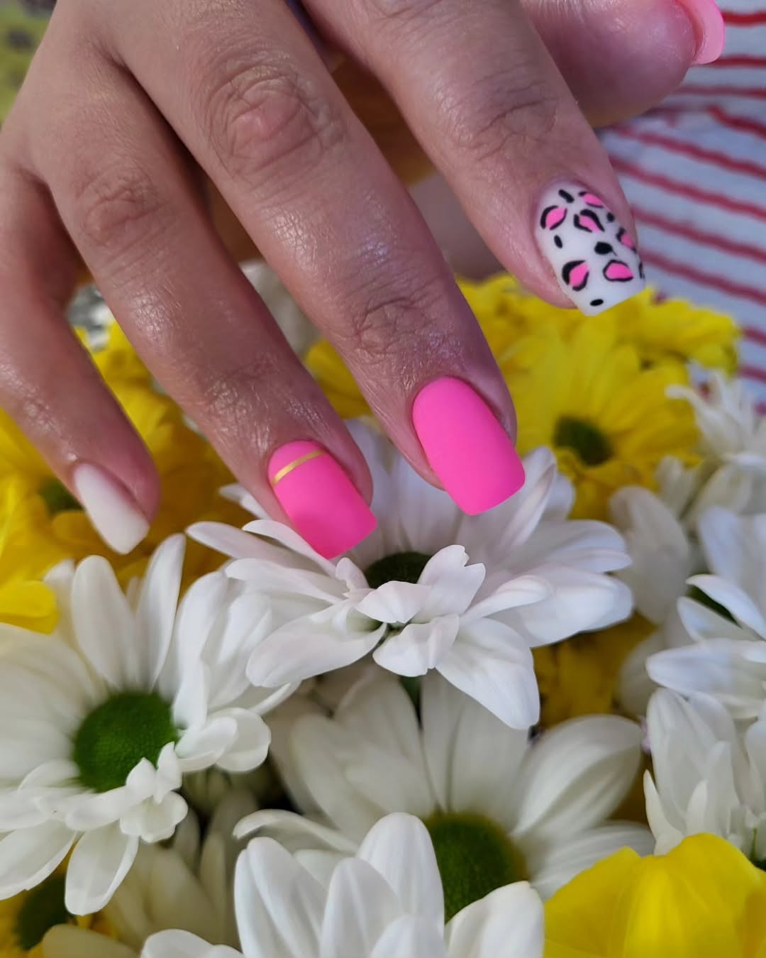Matte Neon Pink Leopard Print Accent Nails