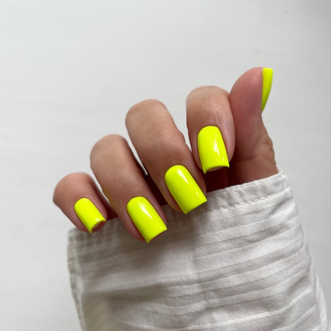 Neon Yellow Glossy Squared Summer Nails