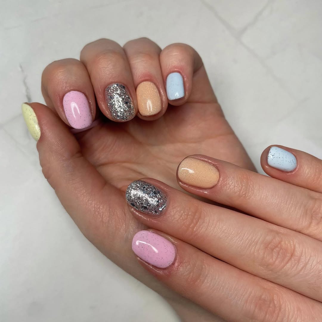 Pastel Pixie Glitter Short Oval Nails