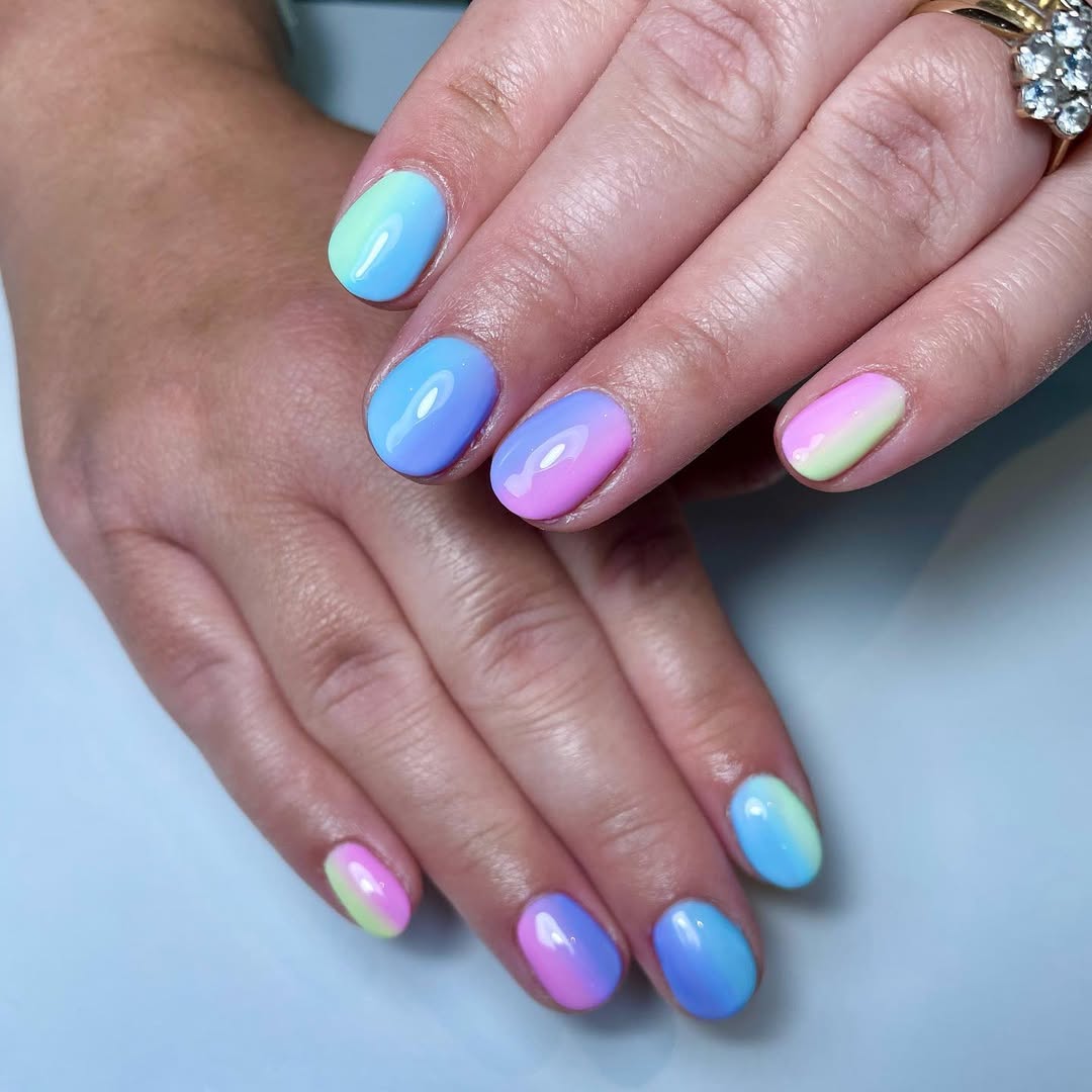 Pastel Rainbow Ombre Short Oval Nails