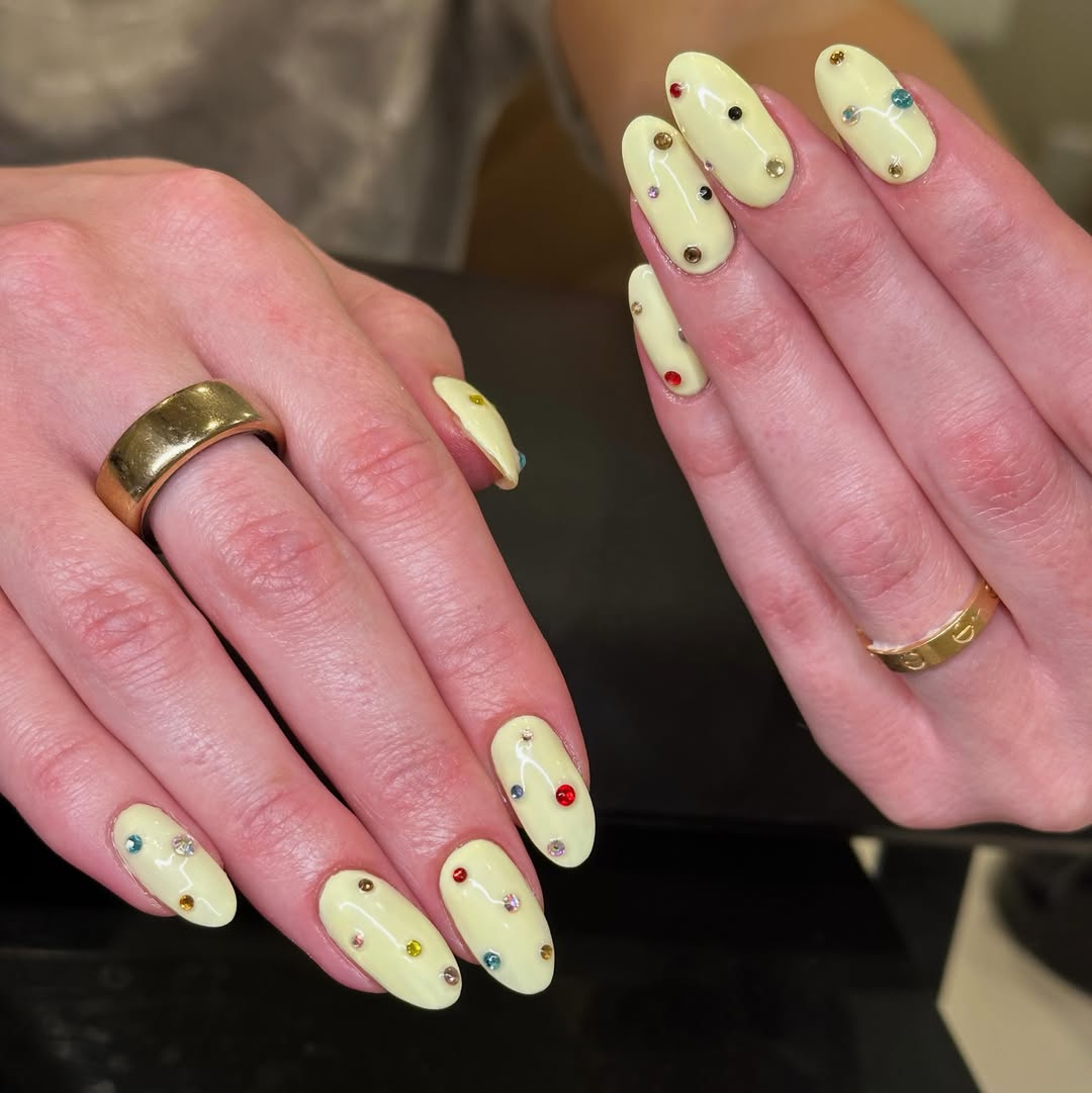 Pastel Yellow Oval Rhinestone Scatter Nails