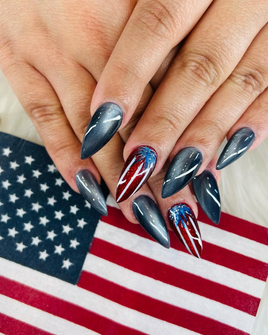 Patriotic Cat Eye Stiletto Accent Nails