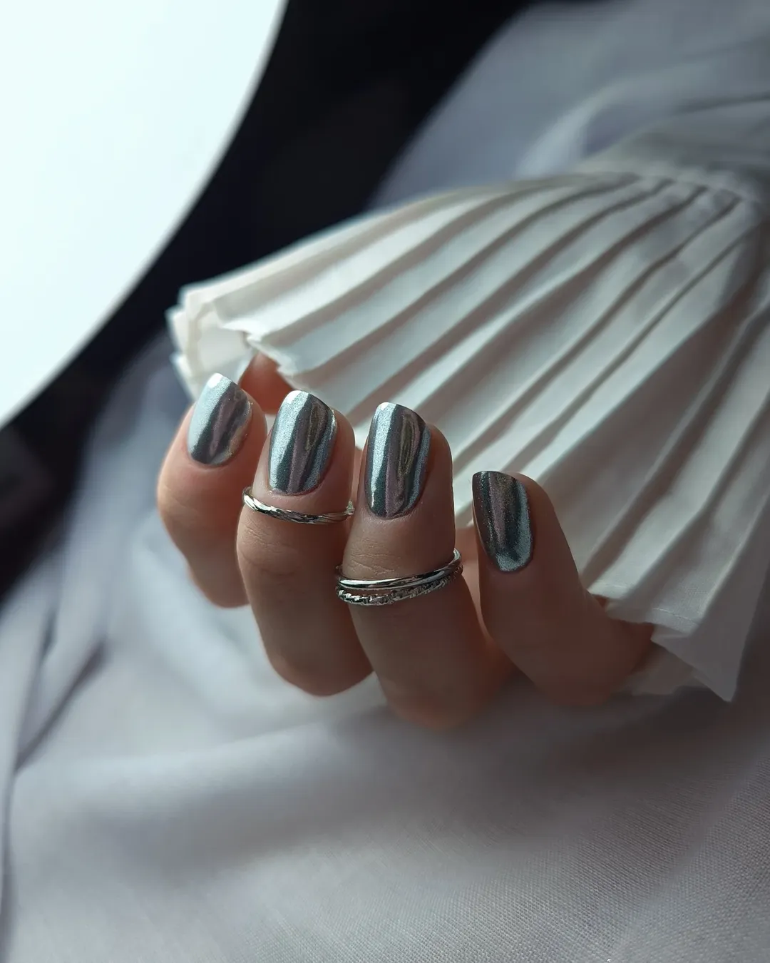 Platinum Chrome Short Squoval Nails