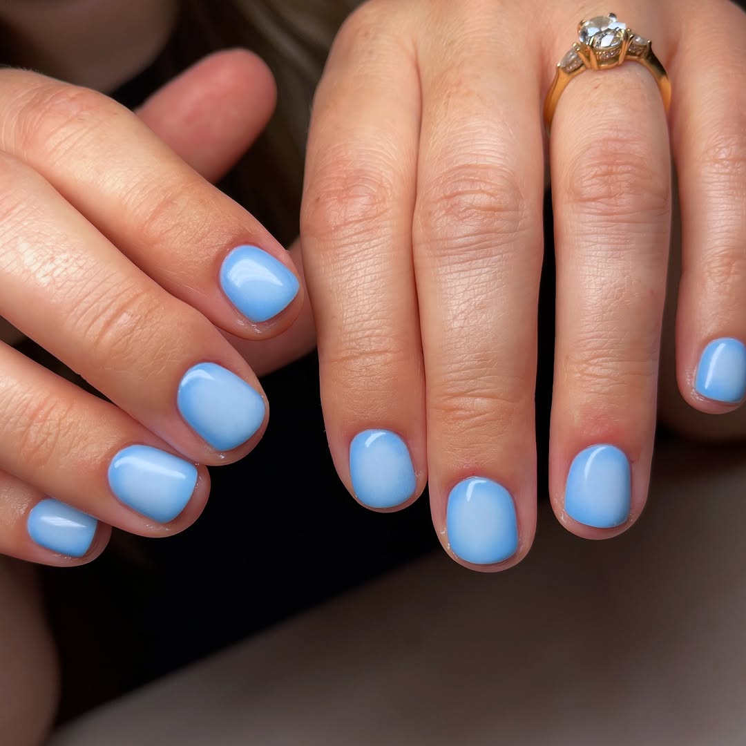 Sky Blue Jelly Ombre Short Round Nails