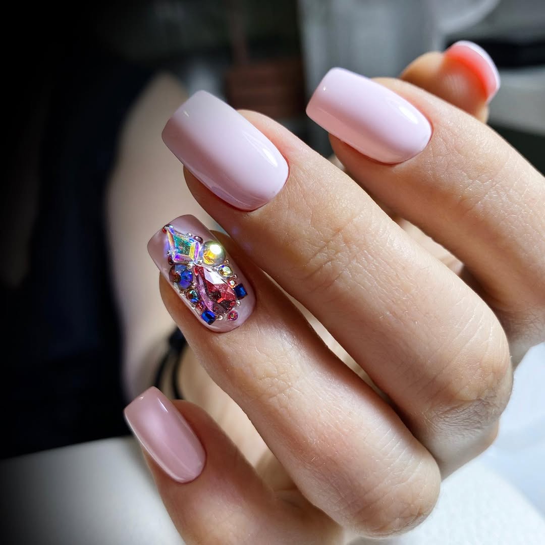 Soft Pink Glam Rhinestone Statement Nails