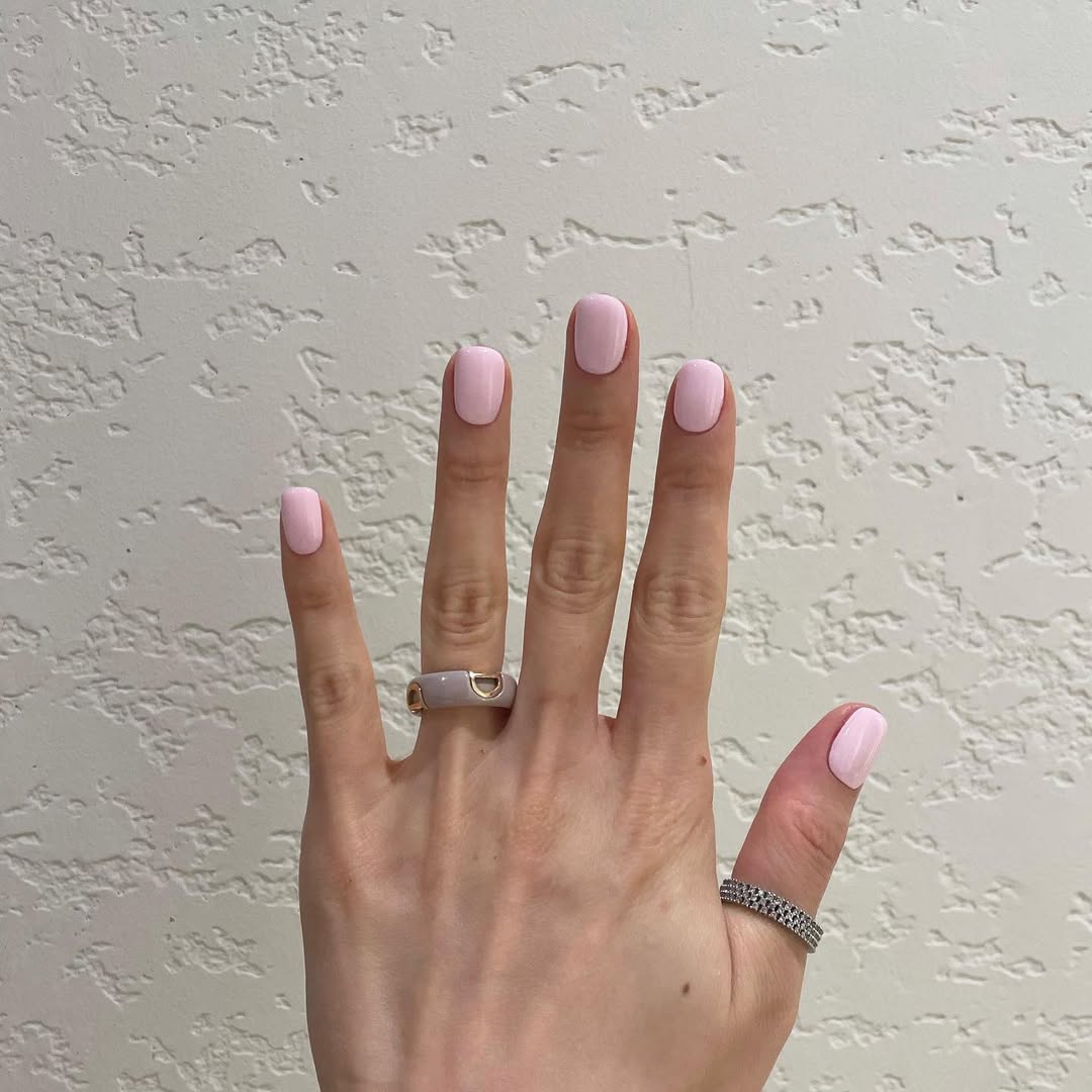 Soft Pink Glossy Short Oval Nails