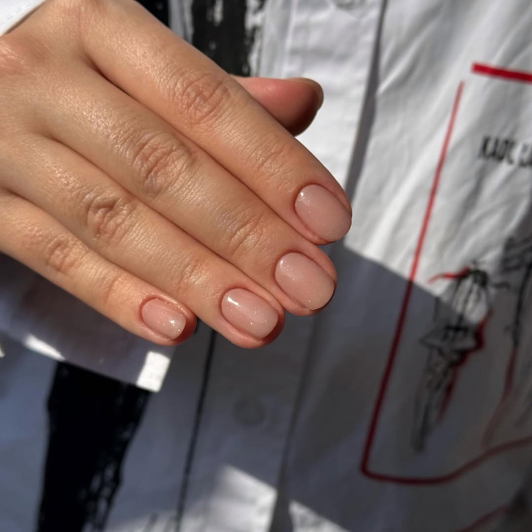 Soft Shimmer Nude Glossy Short Round Nails