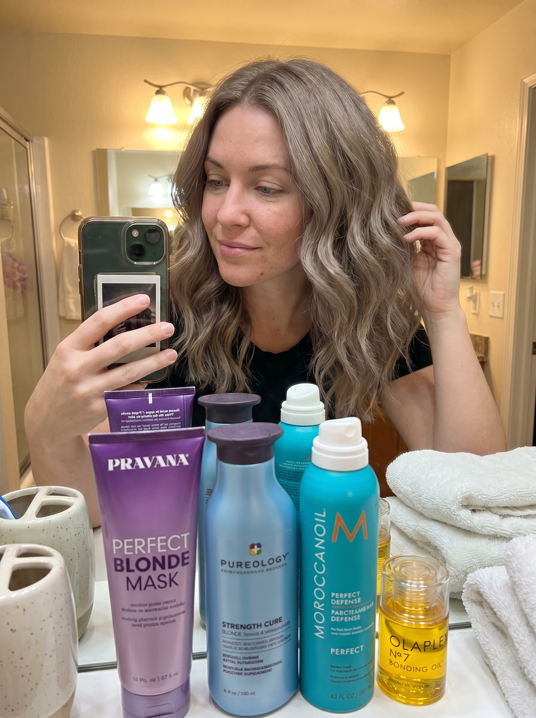 A modern 'Muted Mushroom Blonde with Internal Layers' in cool and ash blonde tones. This sophisticated soft summer hair idea is perfect for everyday wear, work, or date night.