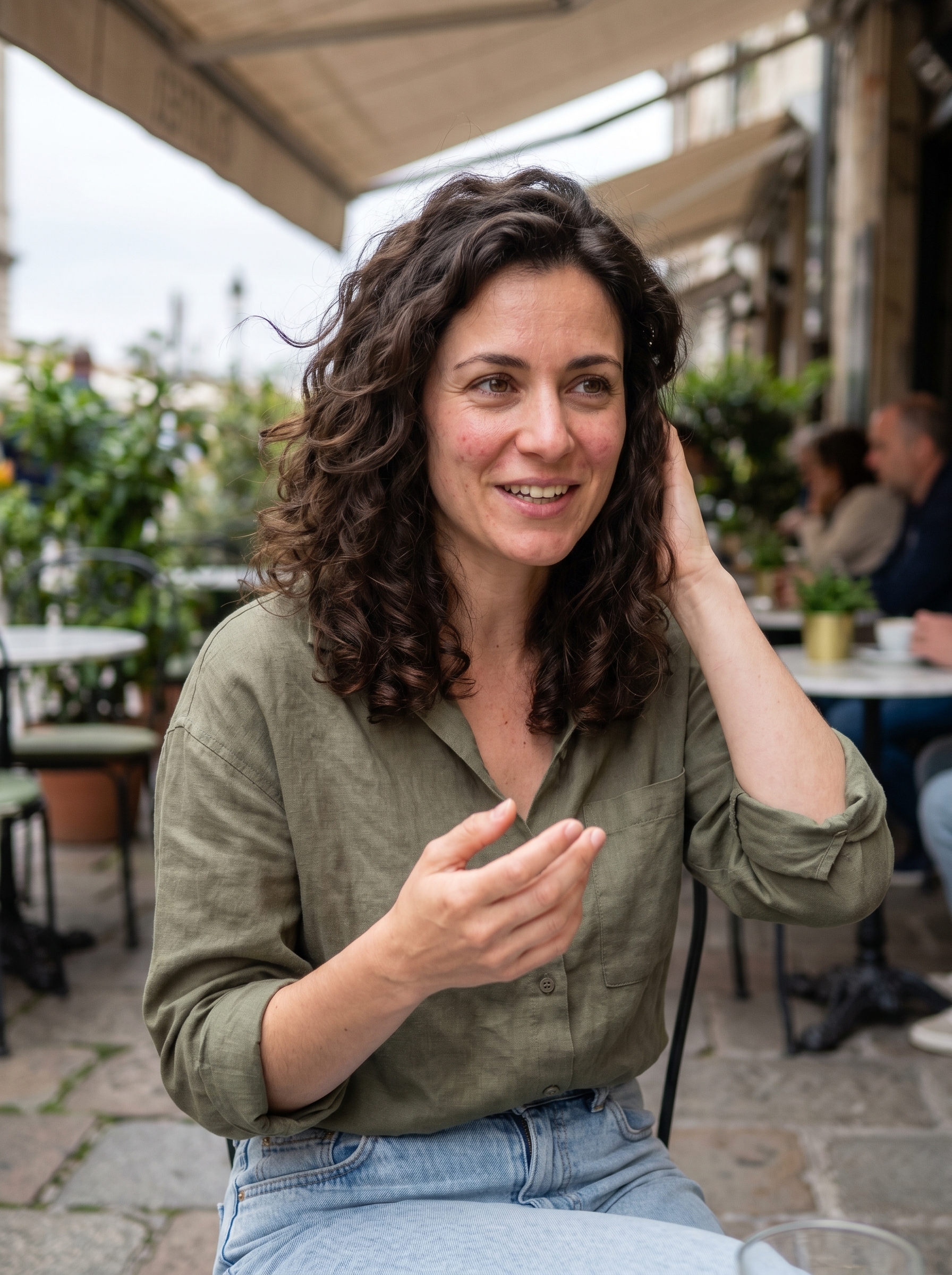 Mediterranean Siren Curls — summer curly hairstyles 2026 inspiration