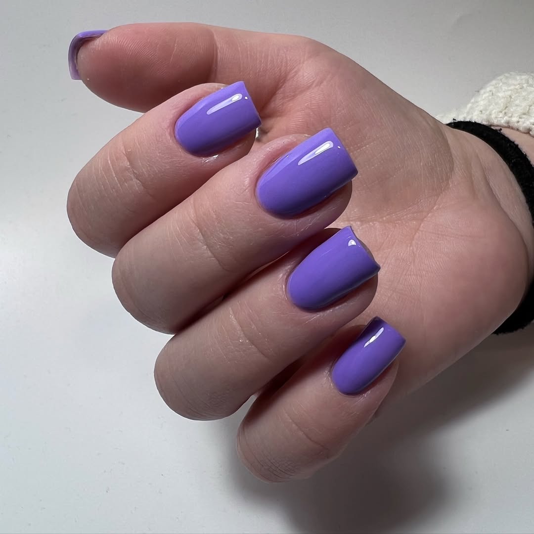 Vibrant Glossy Lavender Square Nails